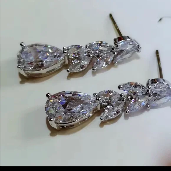 Dazzling Silver Teardrop Earrings - Picture 4 of 6